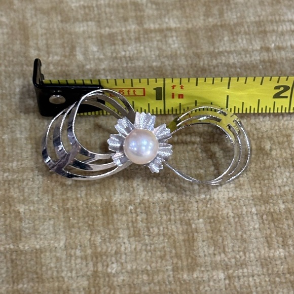 750 (18k) white gold MIKIMOTO pearl pin - Picture 4 of 4